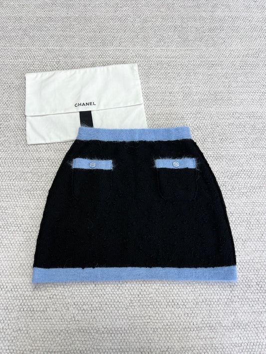 Chanel Black Blue Contrasting Colors Skirt