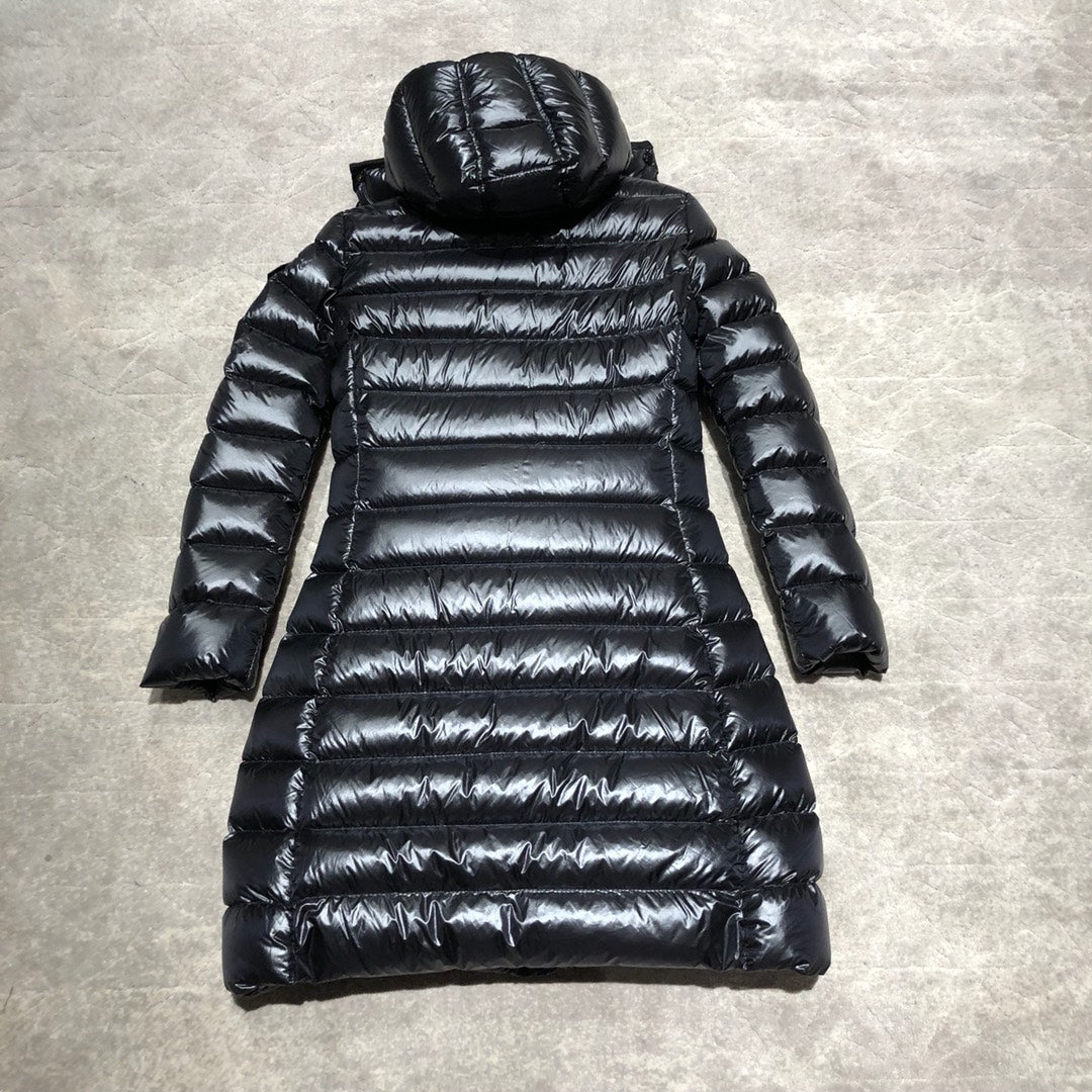 Moncler Down Feather Coat Long Sleeved For Women #1032043