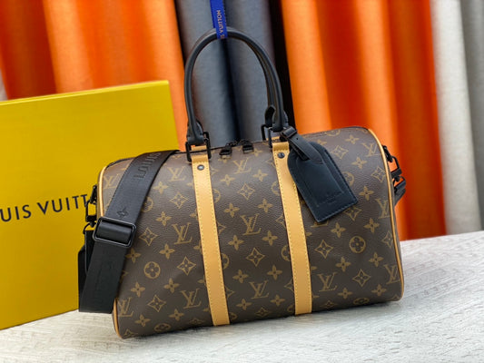 Louis Vuitton Travel Bags For Men #1113639