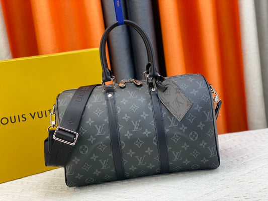 Louis Vuitton Travel Bags For Men #1113641