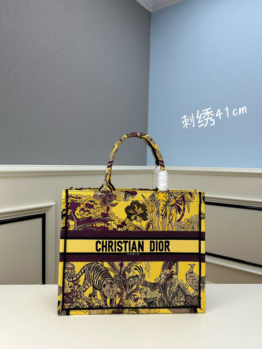 Christian Dior Aaa Quality Tote-Handbags For Women #1119110