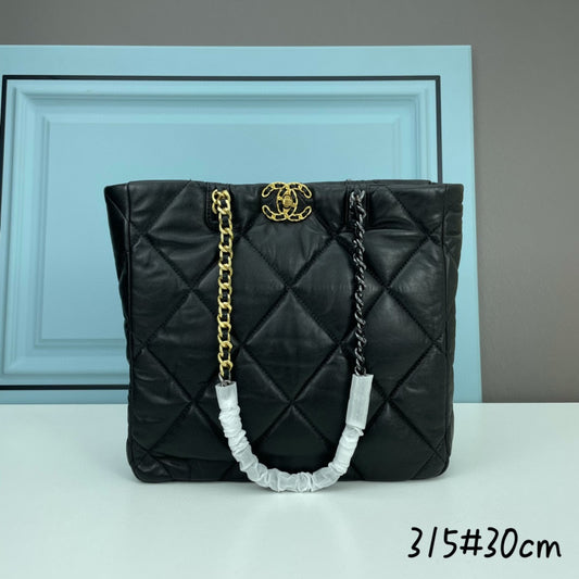 Chanel Aaa Quality Shoulder Bags For Women #1119327