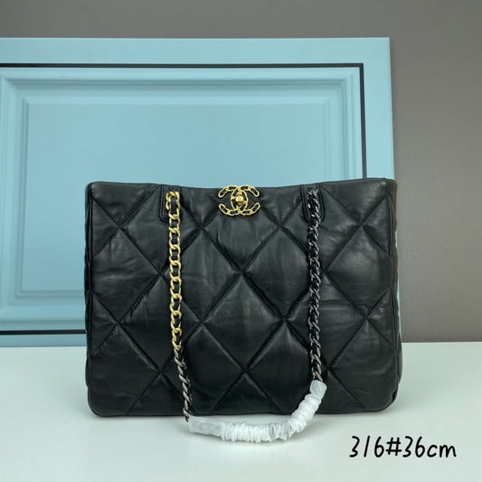 Chanel Aaa Quality Shoulder Bags For Women #1119328