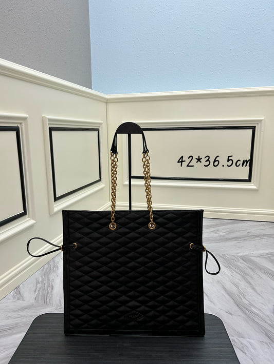 Chanel Aaa Quality Shoulder Bags For Women #1122168