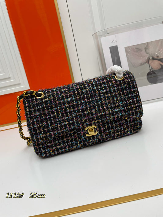 Chanel Aaa Quality Shoulder Bags For Women #1122179