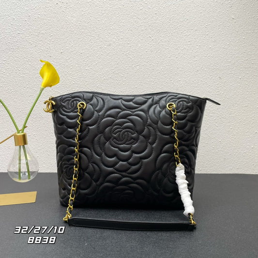 Chanel Aaa Quality Shoulder Bags For Women #1122191