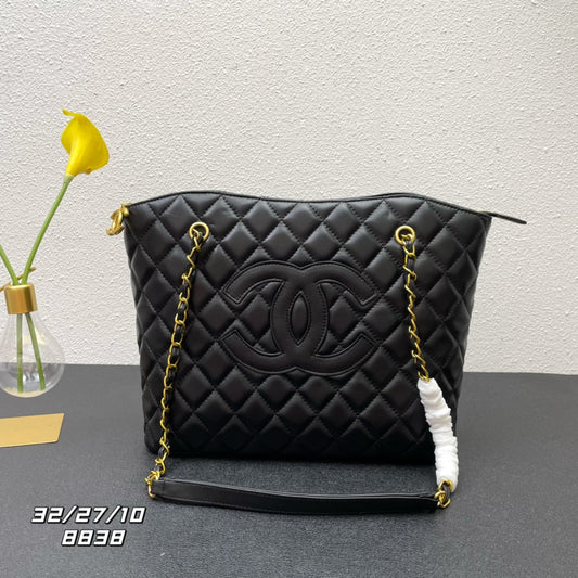 Chanel Aaa Quality Shoulder Bags For Women #1122192