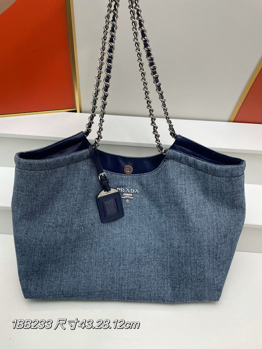 Prada Aaa Quality Shoulder Bags For Women #1122335