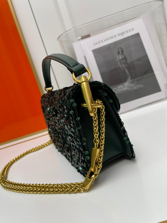 Valentino Aaa Quality Shoulder Bags For Women #1122379