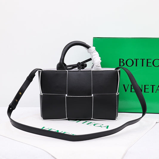 Bottega Veneta Bv Aaa Quality Handbags For Women #1125575