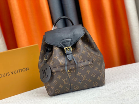 Louis Vuitton Aaa Quality Backpacks For Women #1126428