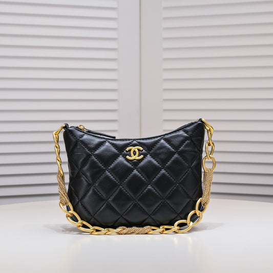 Chanel Aaa Quality Shoulder Bags For Women #1126601