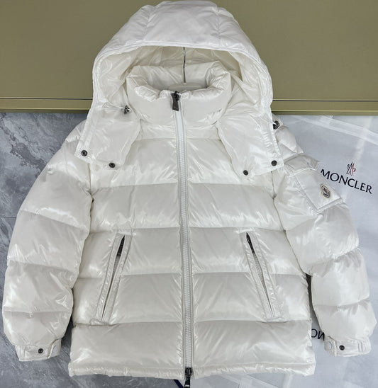 Moncler Down Feather Coat Long Sleeved For Women #1155104