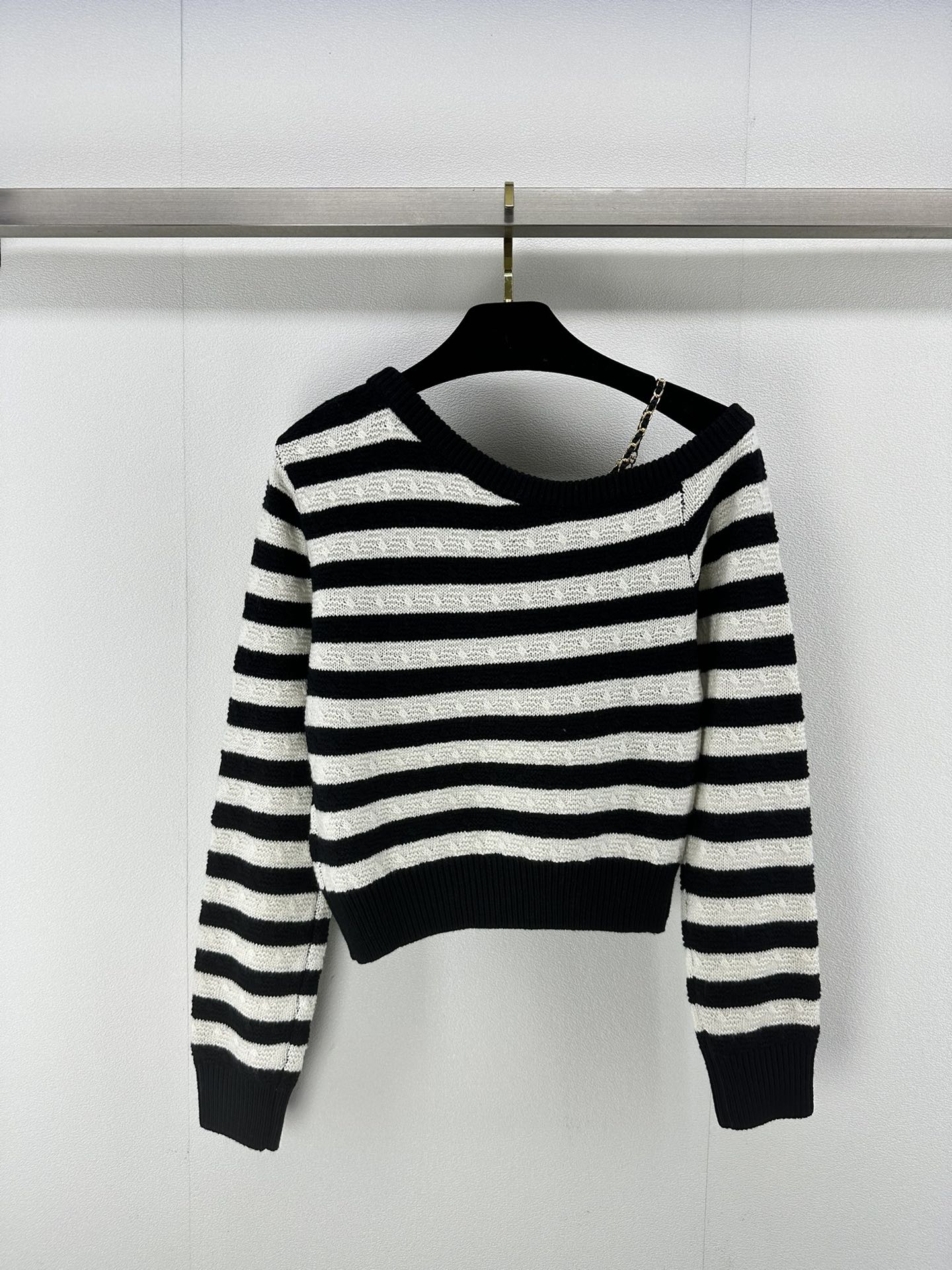 Chanel Sweaters Long Sleeved For Women #1228494