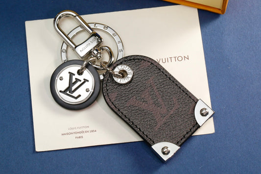 Louis Vuitton Lv Key Holder And Women Bag Buckle #1233875