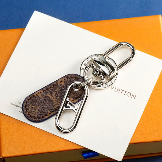 Louis Vuitton Lv Key Holder And Women Bag Buckle #1233905