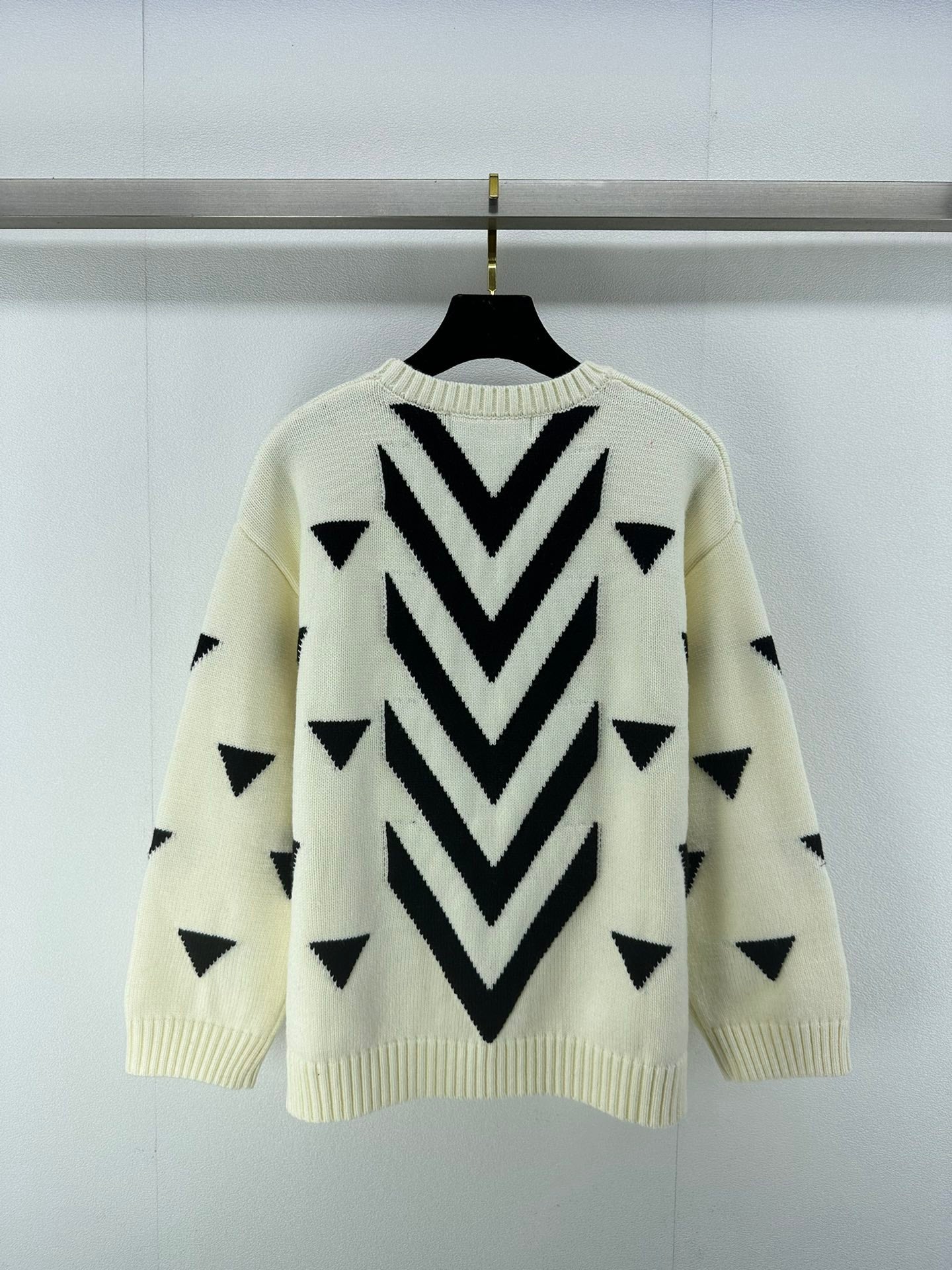 Valentino Sweaters Long Sleeved For Women #1237730