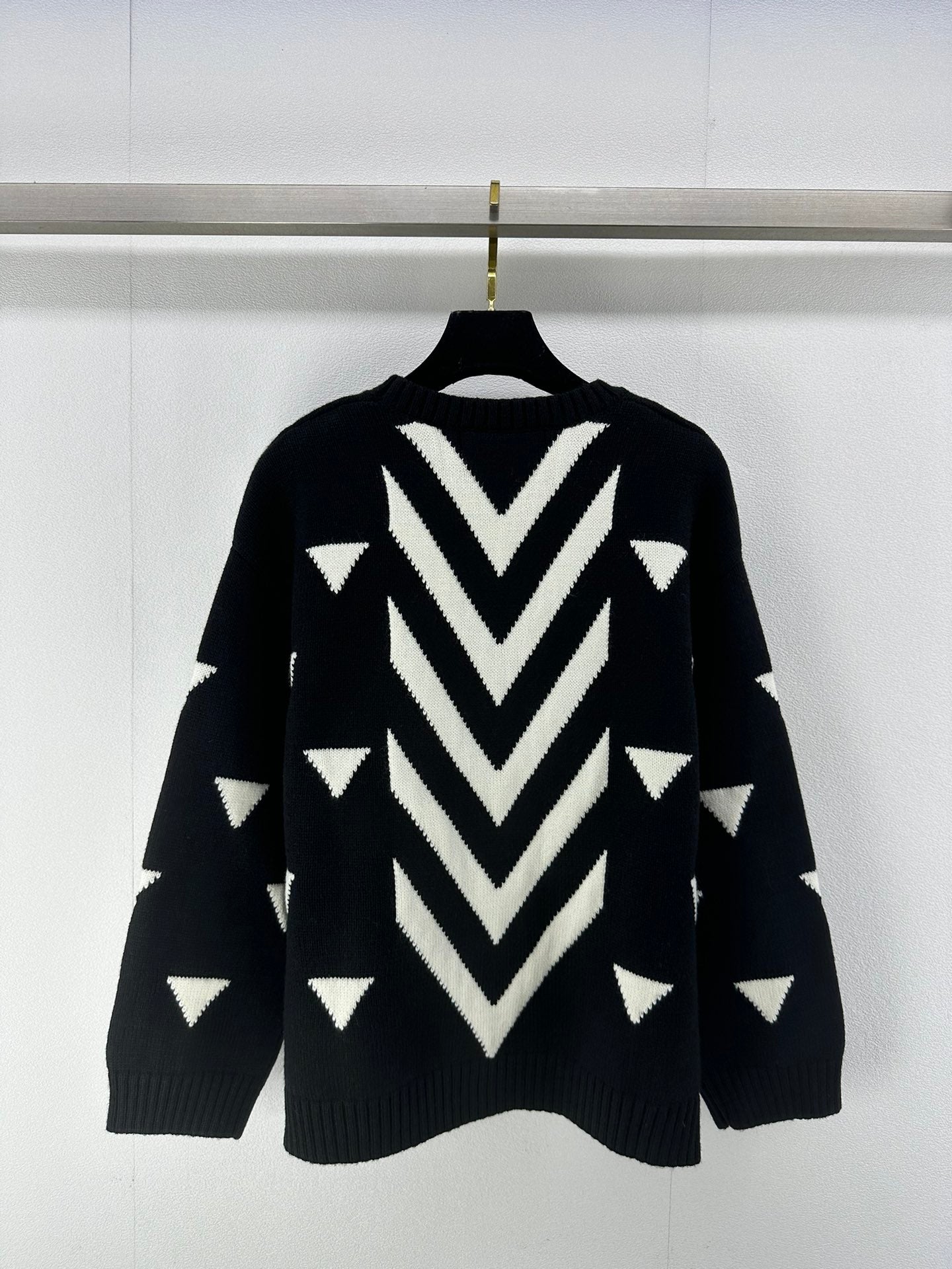 Valentino Sweaters Long Sleeved For Women #1237732