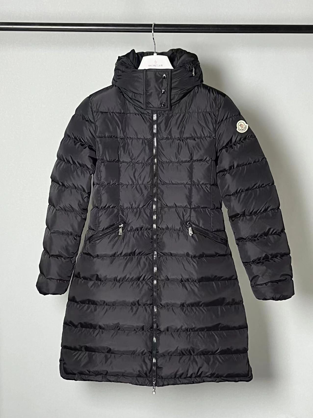 Moncler Down Feather Coat Long Sleeved For Women #1238551