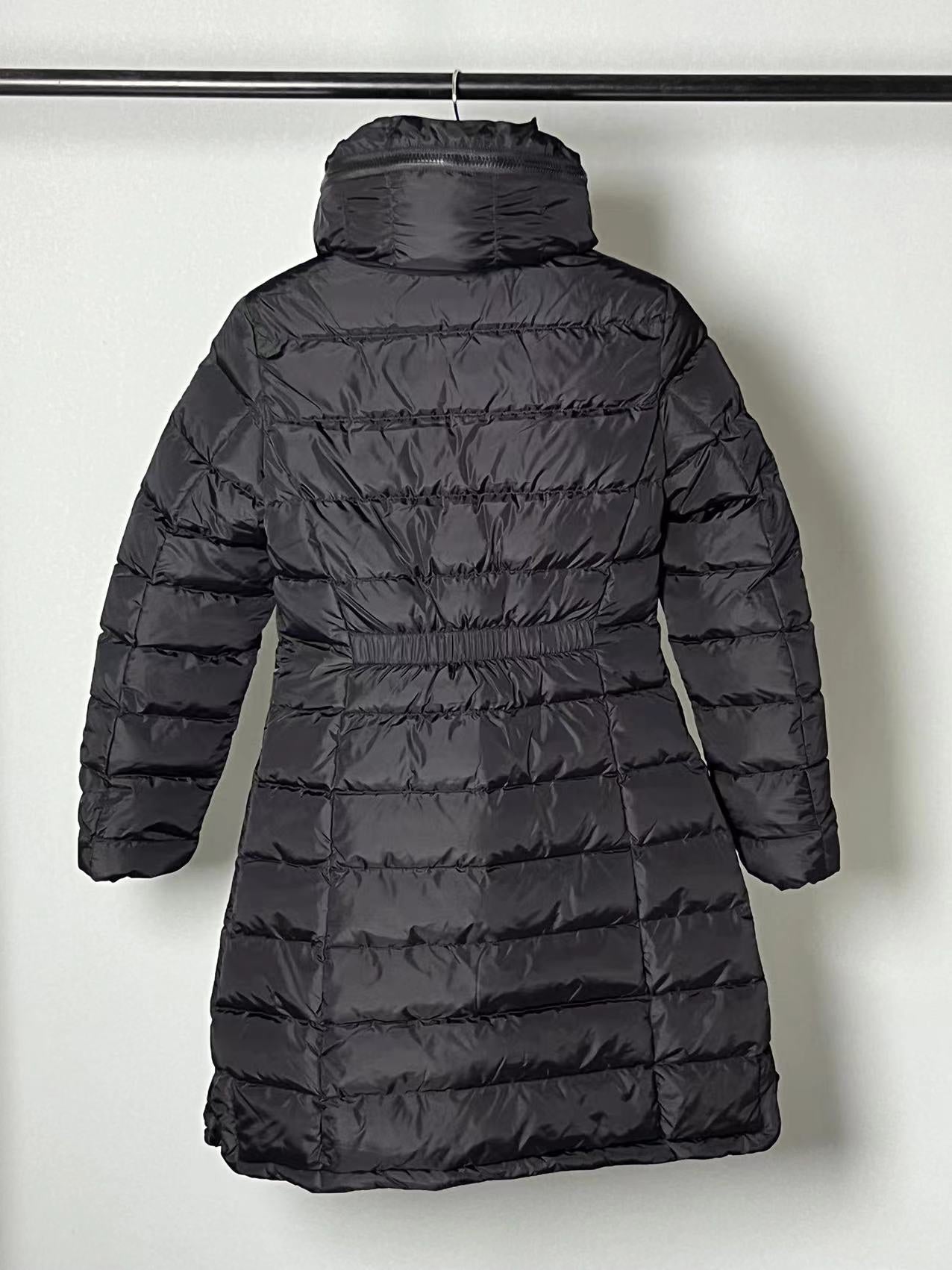 Moncler Down Feather Coat Long Sleeved For Women #1238551