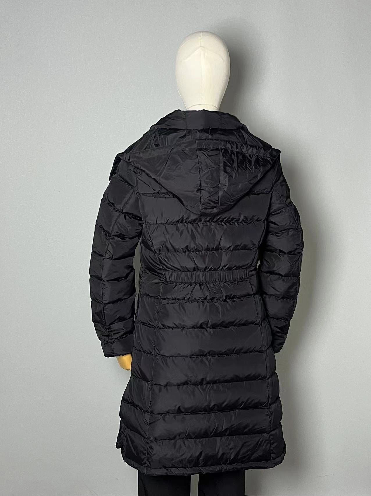 Moncler Down Feather Coat Long Sleeved For Women #1238551