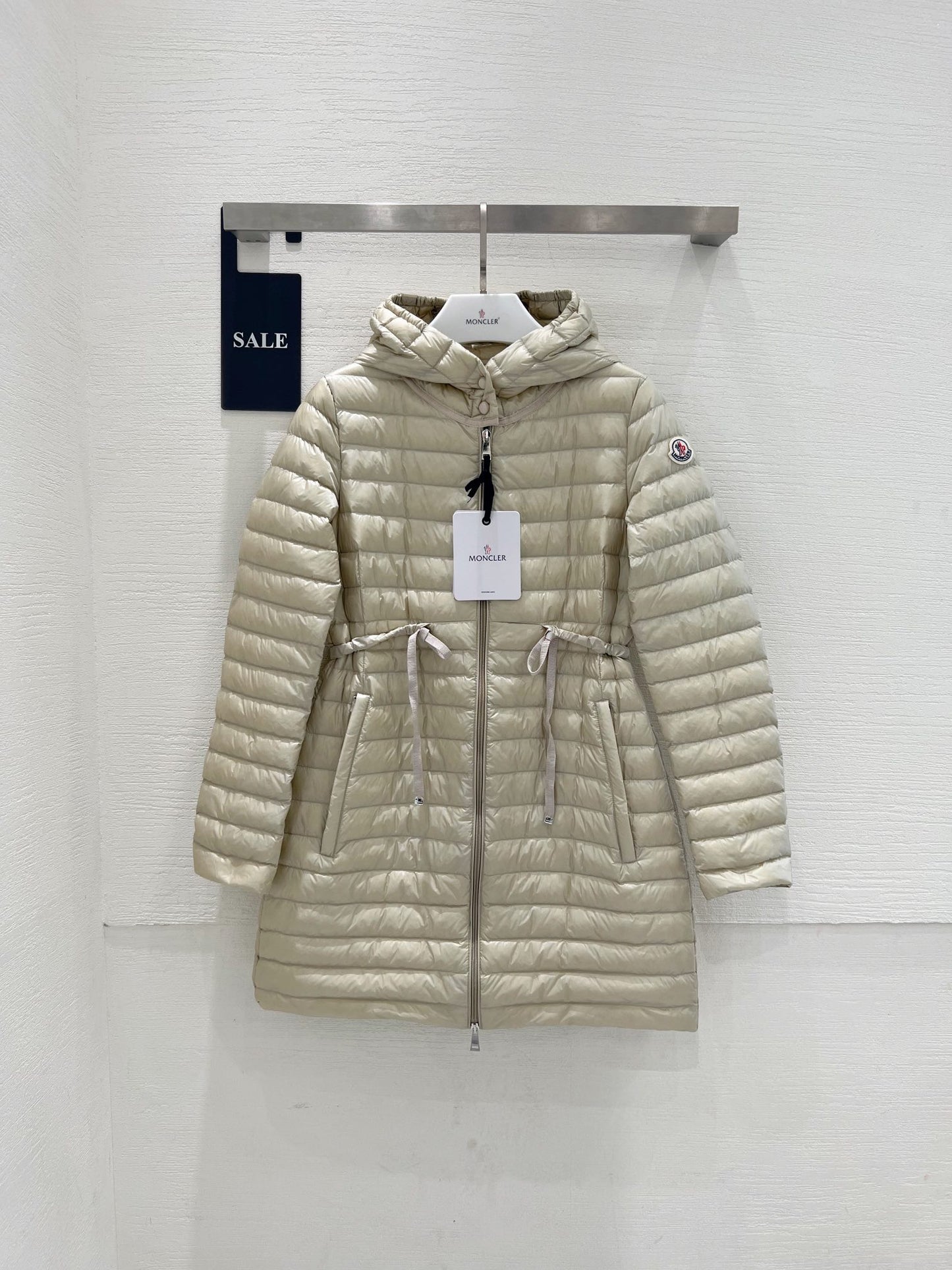 Moncler Down Feather Coat Long Sleeved For Women #1240183