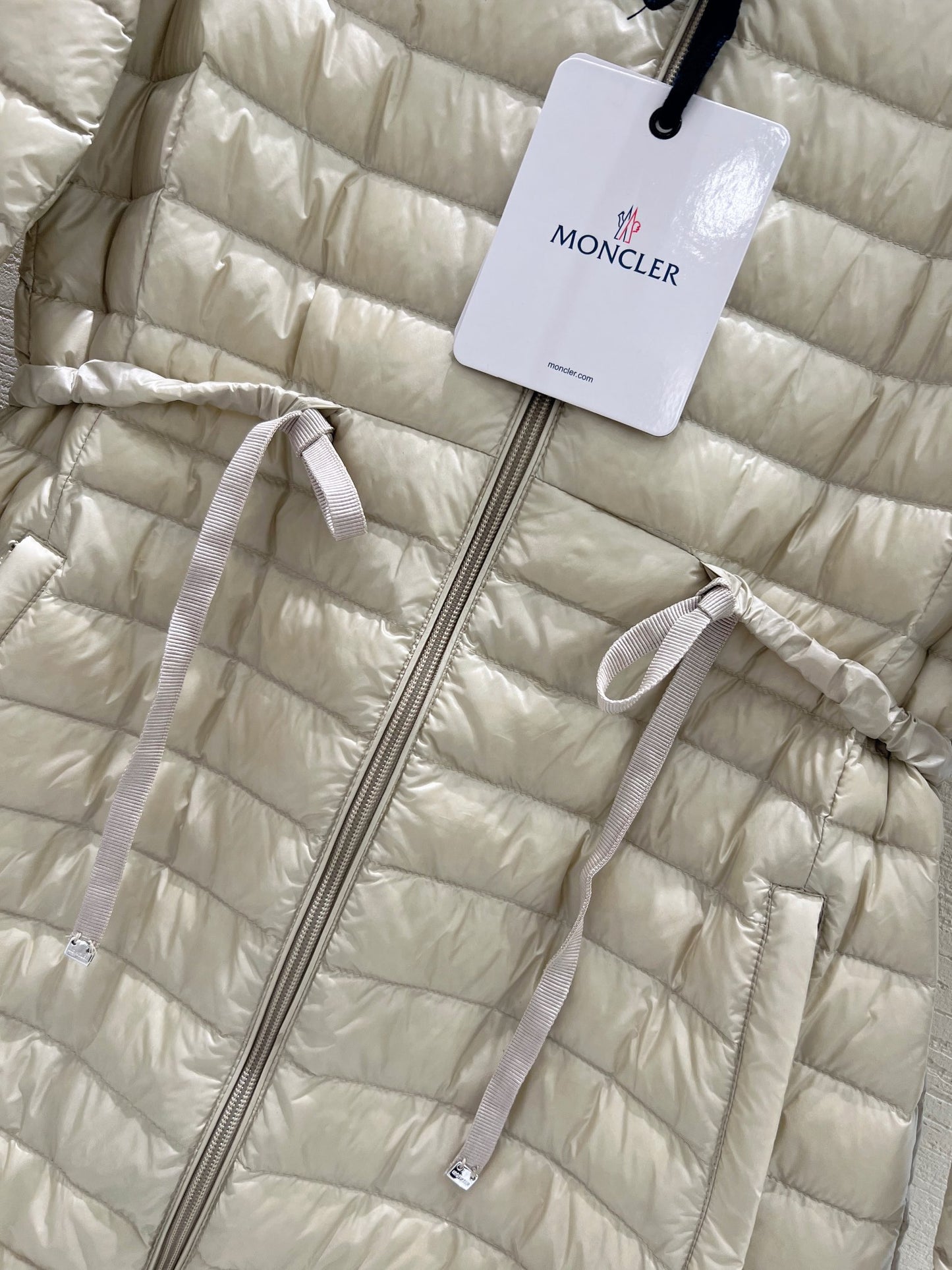 Moncler Down Feather Coat Long Sleeved For Women #1240183