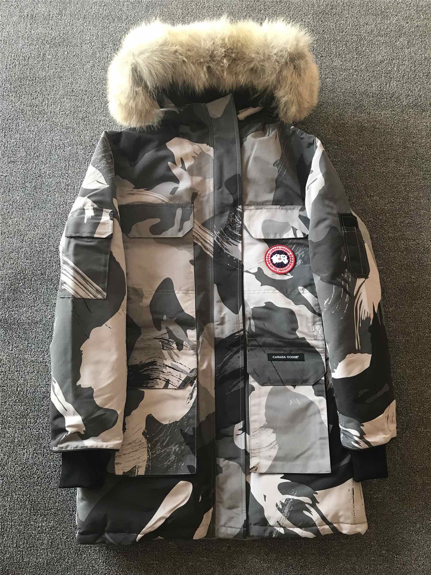 Canada Goose Down Feather Coat Long Sleeved For Women #1242250