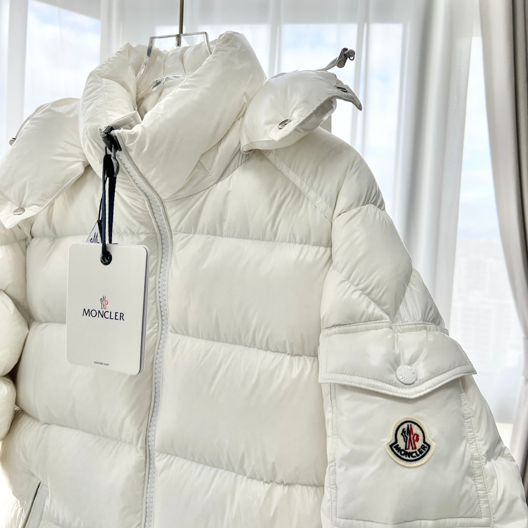 Moncler Down Feather Coat Long Sleeved For Women #1243574