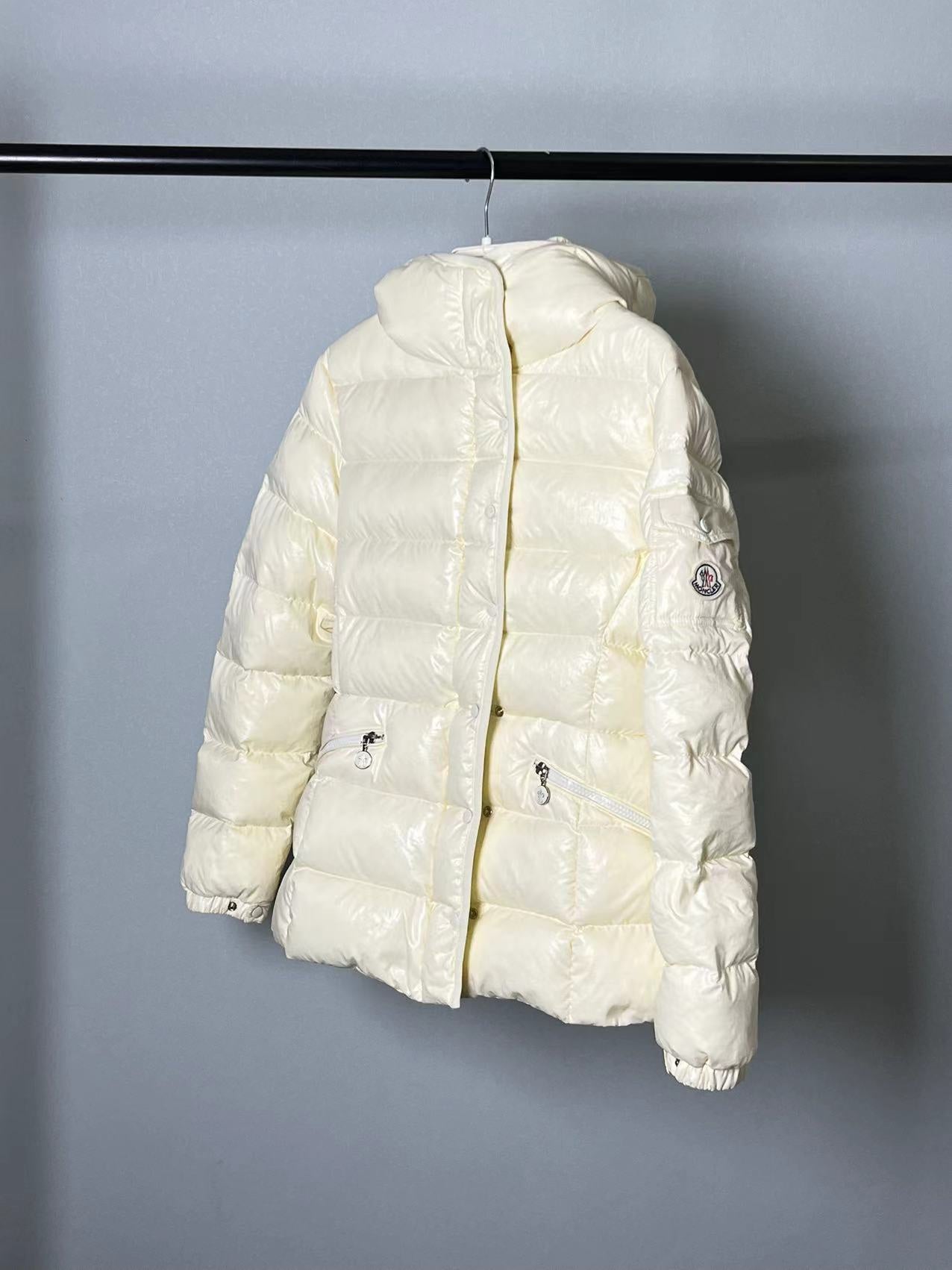 Moncler Down Feather Coat Long Sleeved For Women #1245018