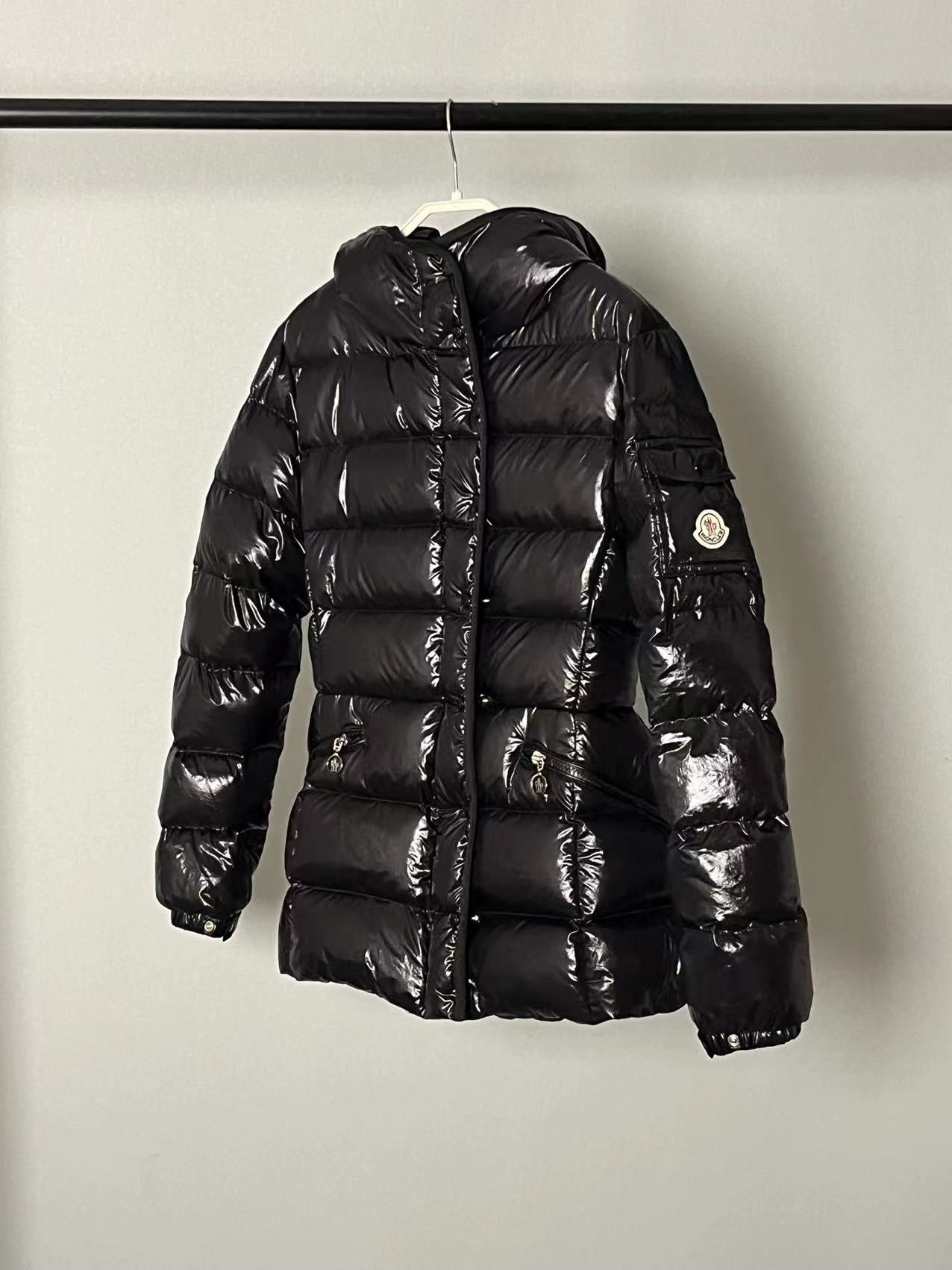 Moncler Down Feather Coat Long Sleeved For Women #1245019