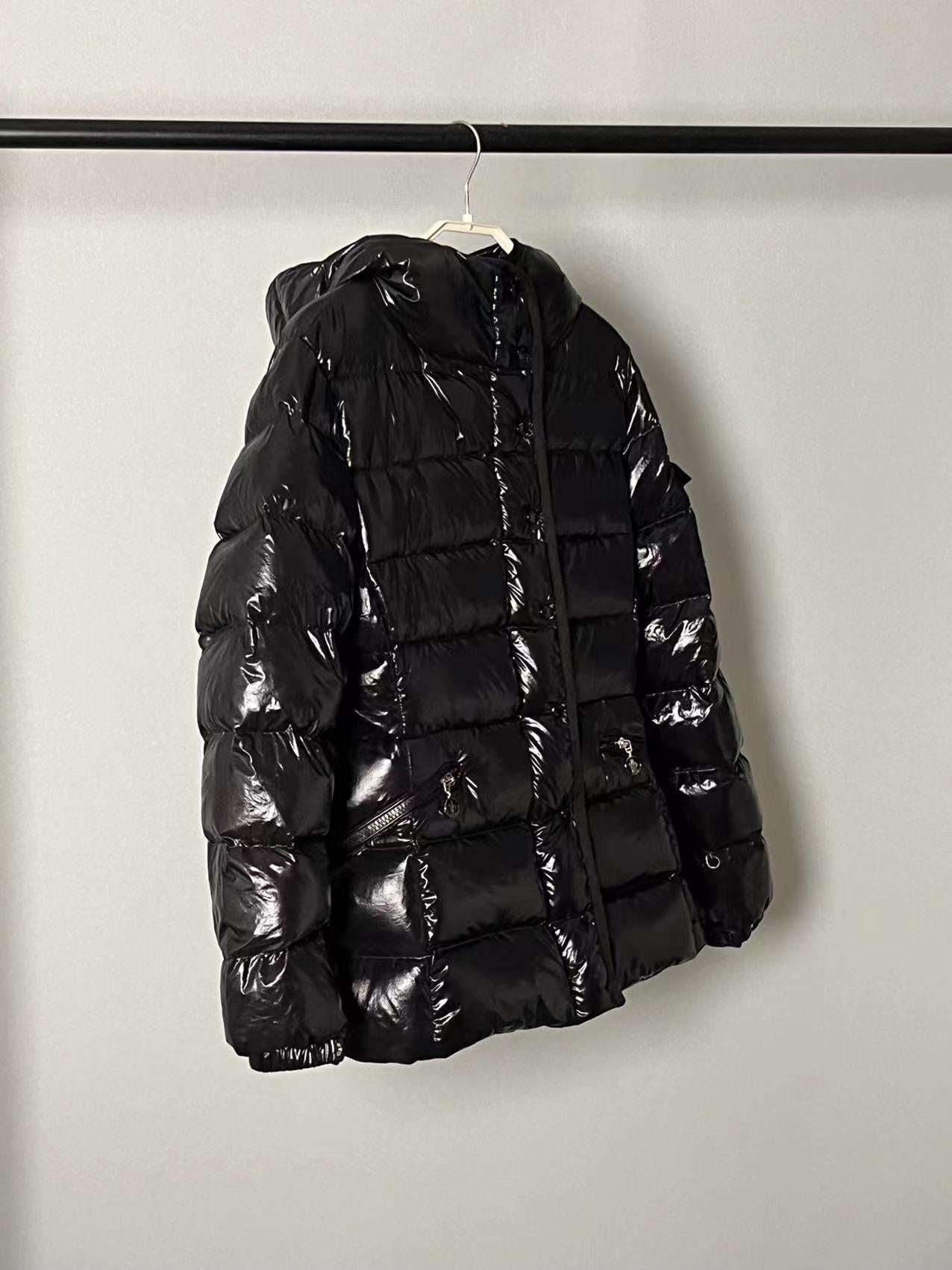 Moncler Down Feather Coat Long Sleeved For Women #1245019