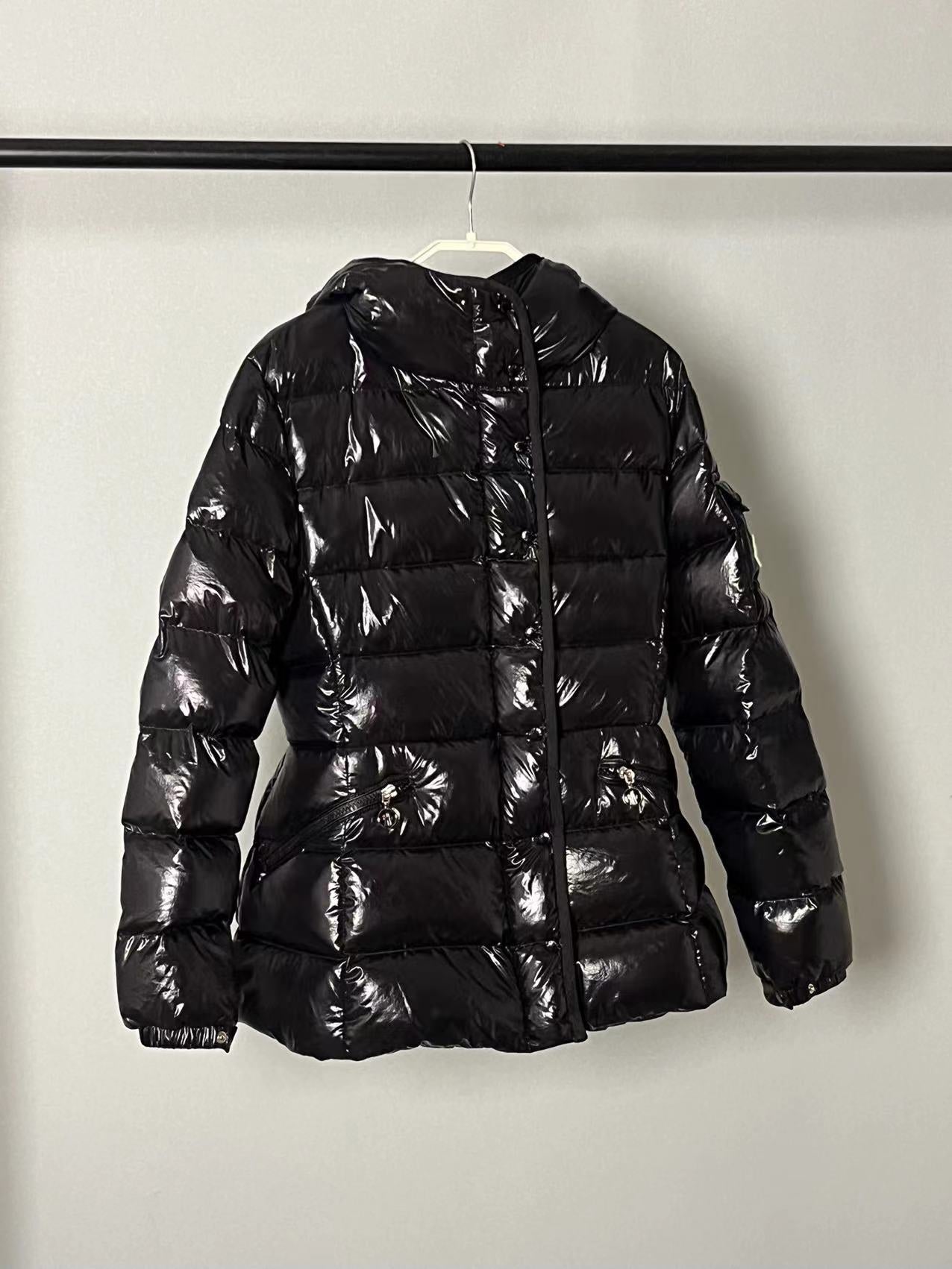 Moncler Down Feather Coat Long Sleeved For Women #1245019