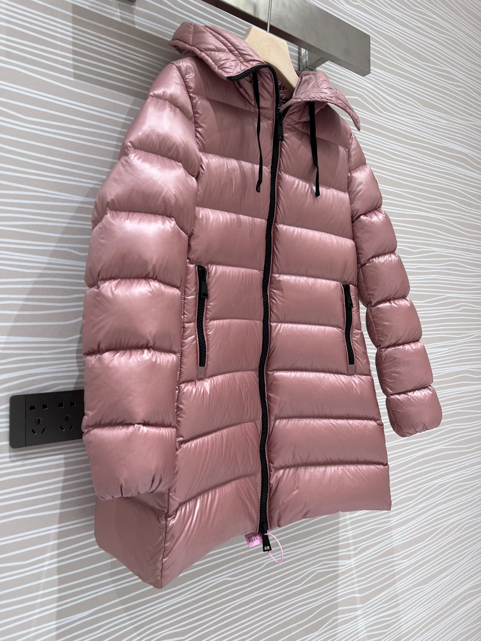 Moncler Down Feather Coat Long Sleeved For Women #1250939