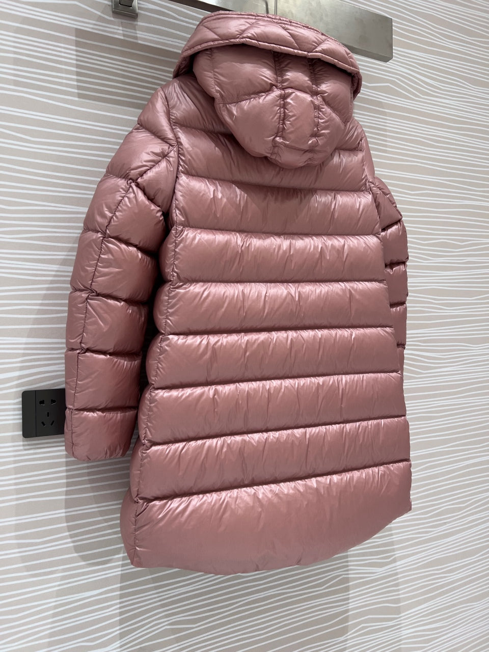 Moncler Down Feather Coat Long Sleeved For Women #1250939