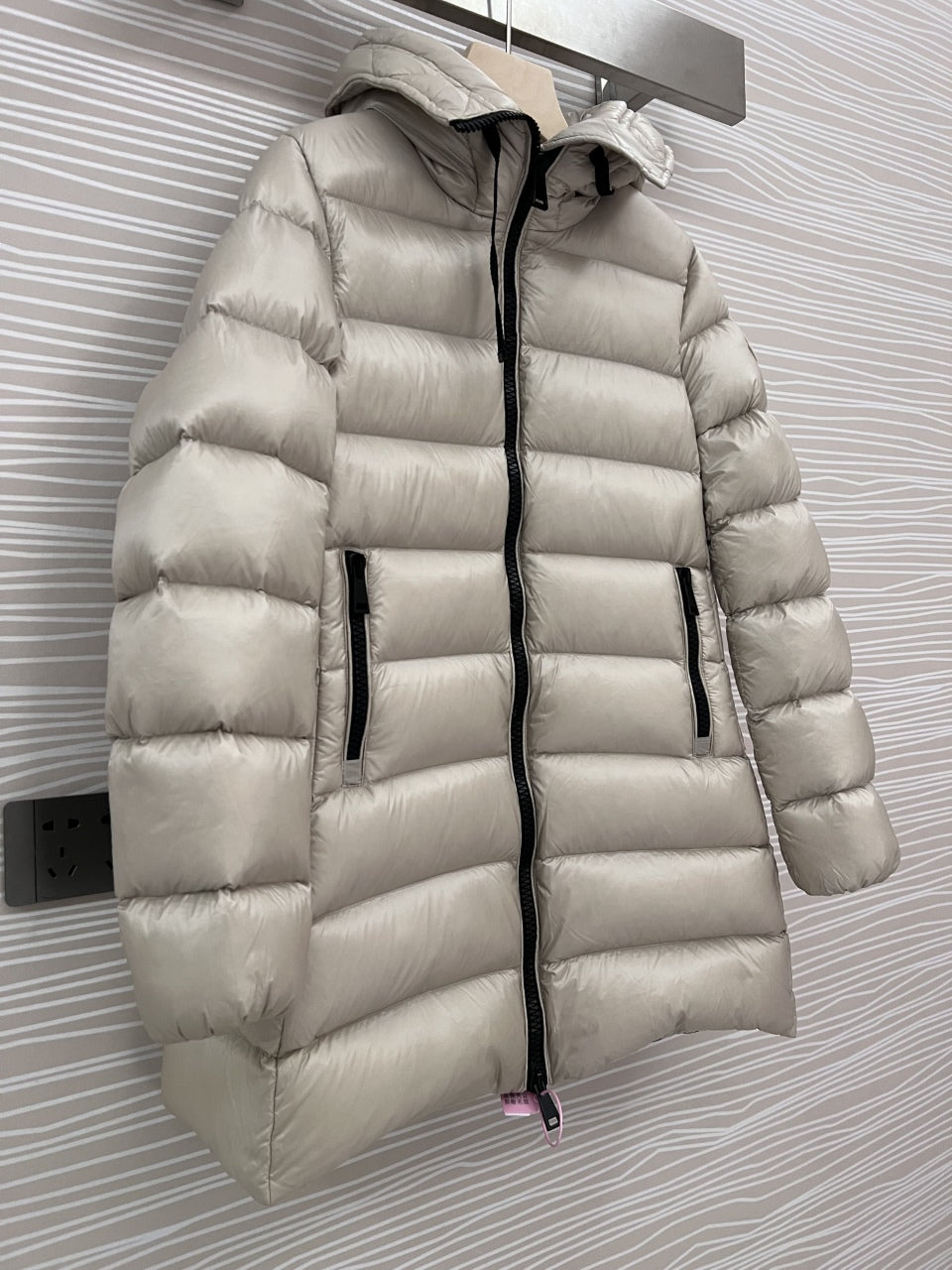 Moncler Down Feather Coat Long Sleeved For Women #1250940