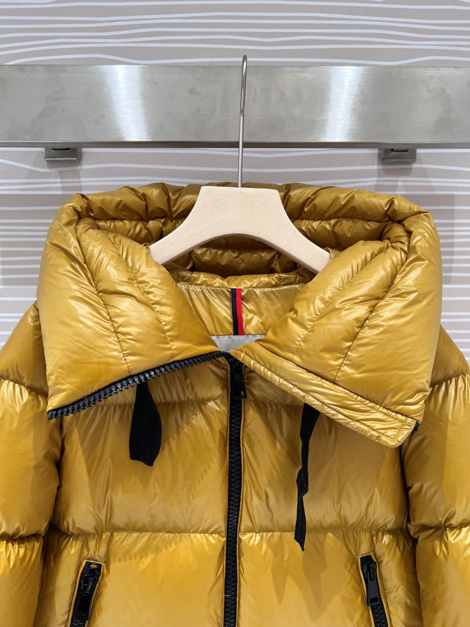 Moncler Down Feather Coat Long Sleeved For Women #1250944