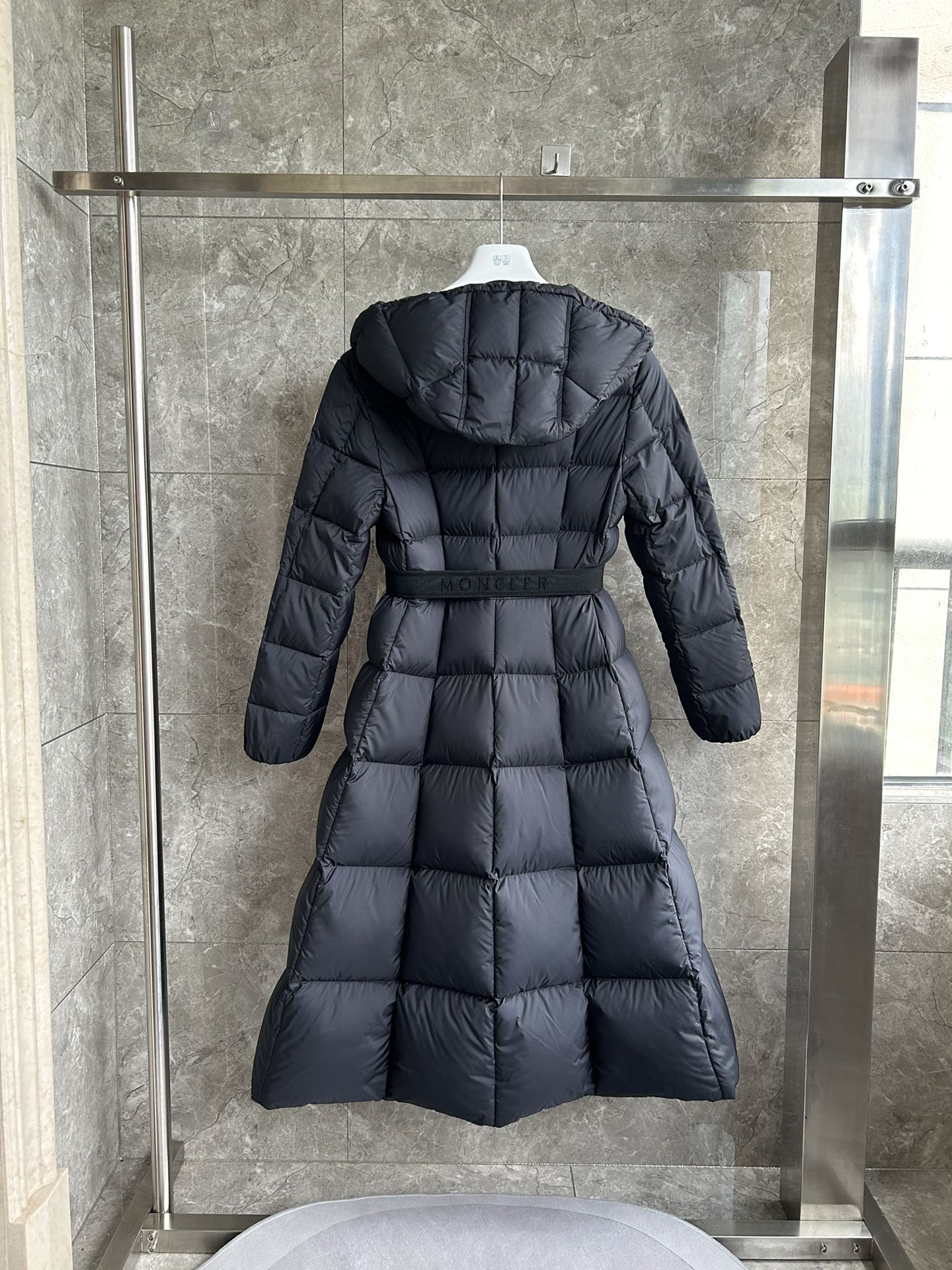 Moncler Down Feather Coat Long Sleeved For Women #1250987