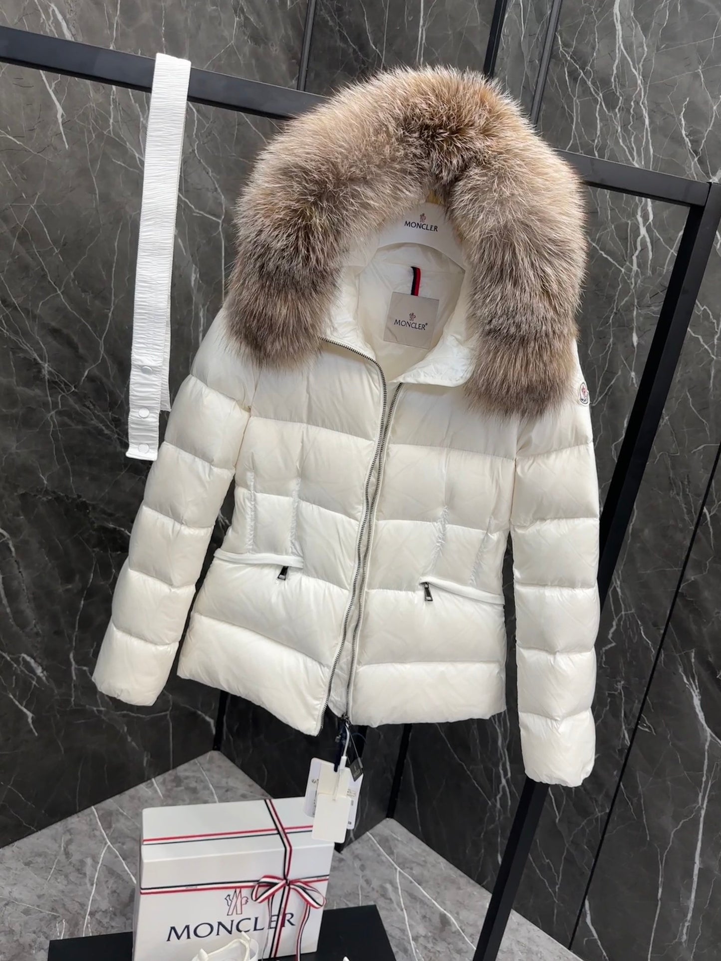 Moncler Down Feather Coat Long Sleeved For Women #1251264