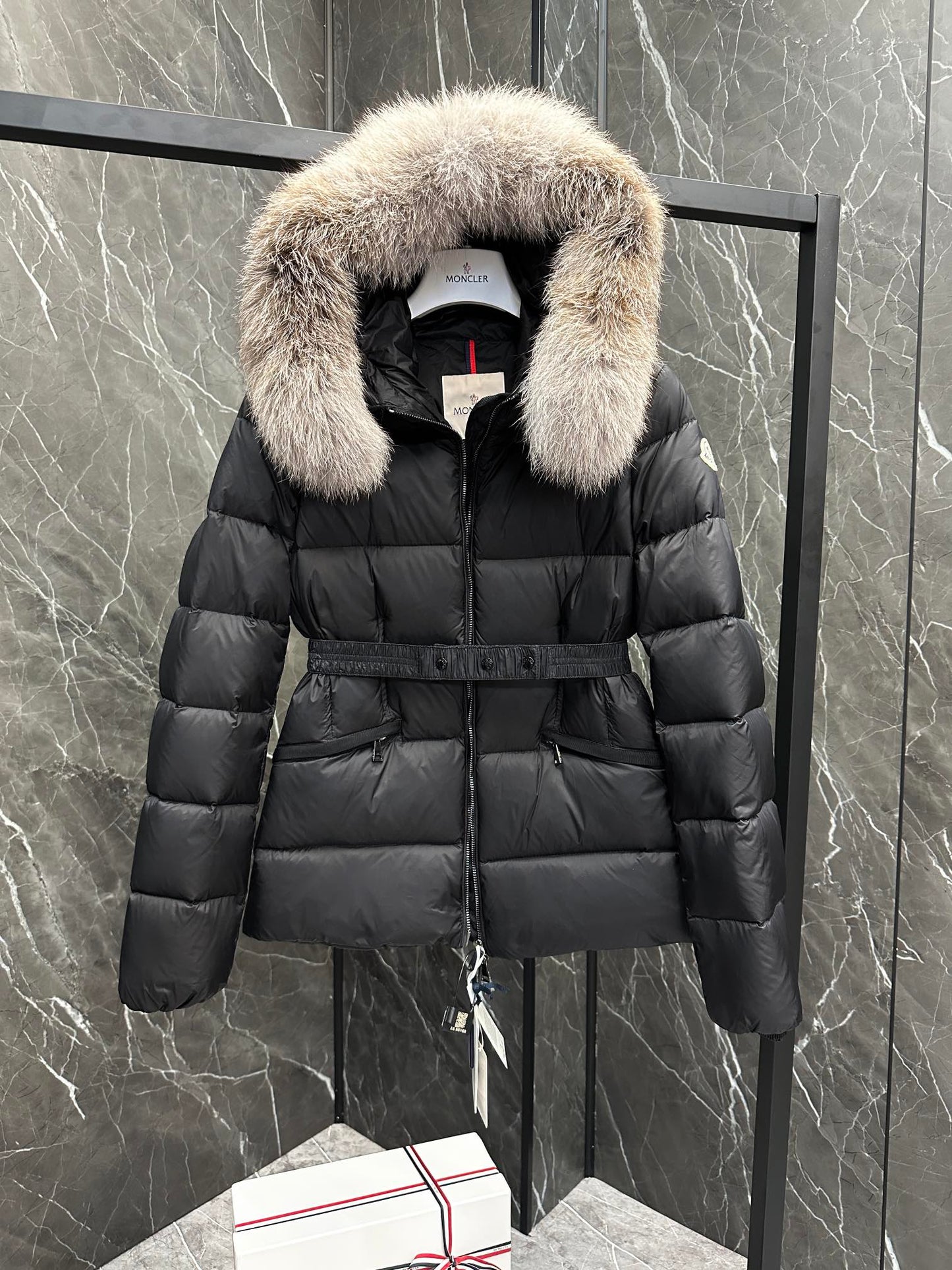 Moncler Down Feather Coat Long Sleeved For Women #1251267