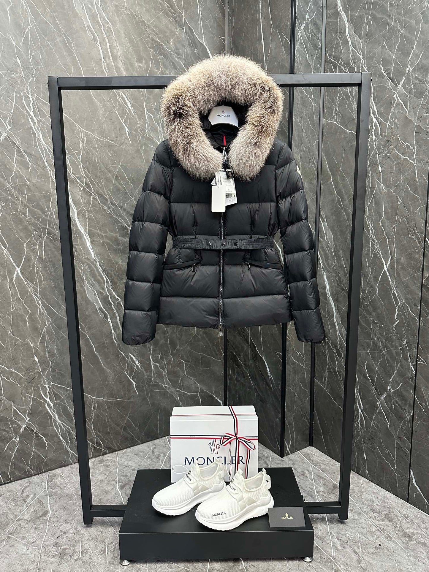 Moncler Down Feather Coat Long Sleeved For Women #1251267