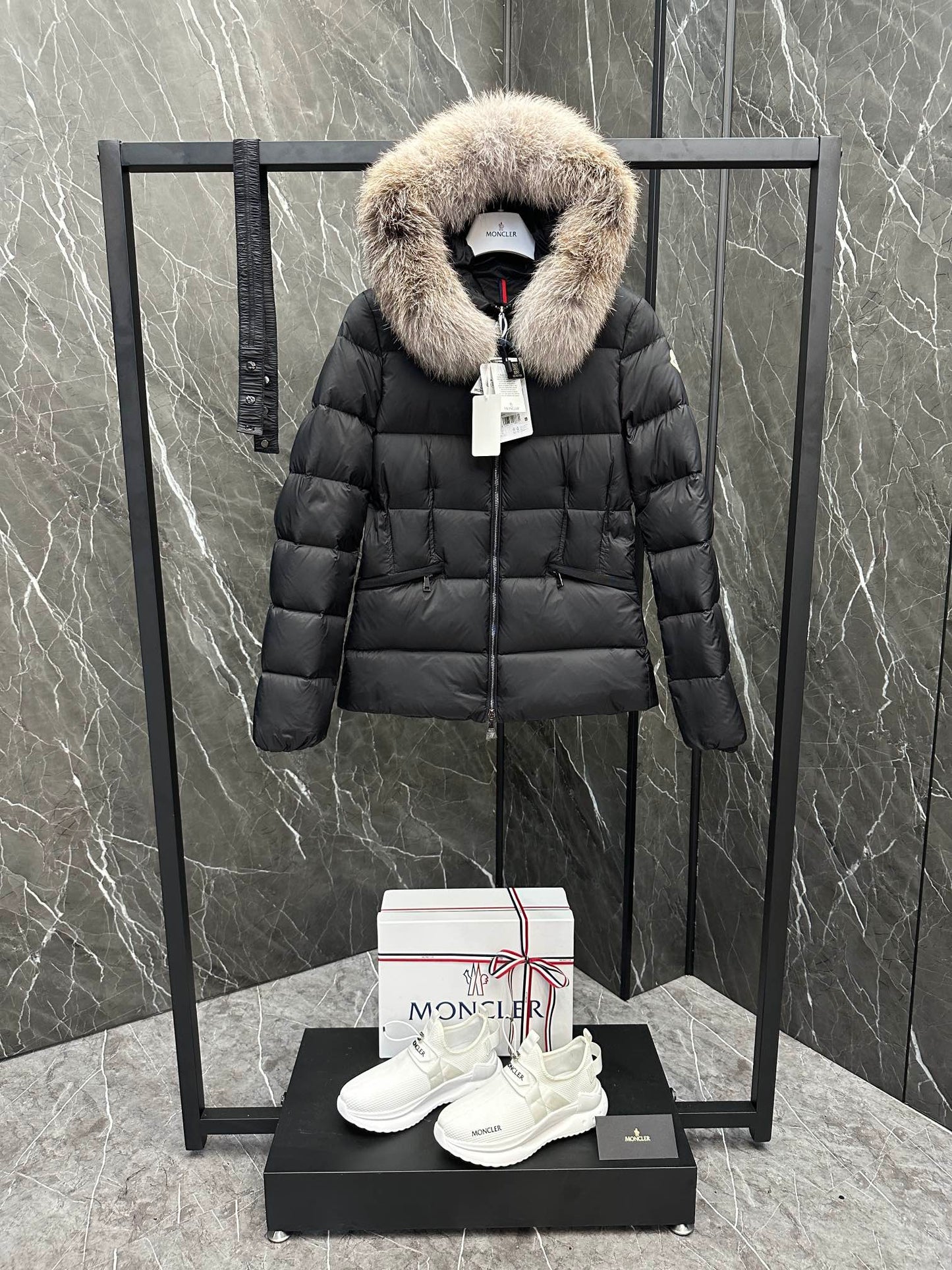 Moncler Down Feather Coat Long Sleeved For Women #1251267