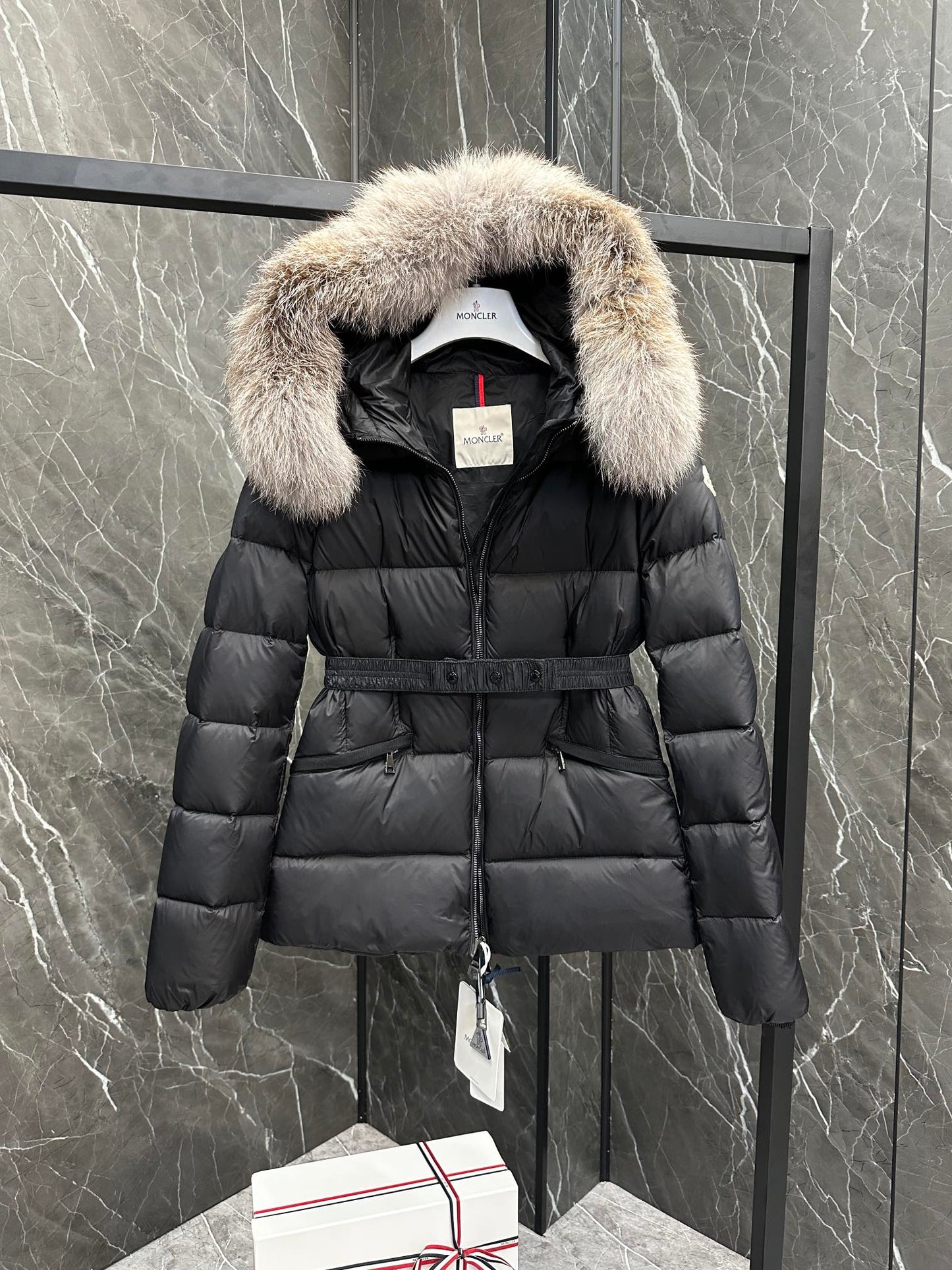 Moncler Down Feather Coat Long Sleeved For Women #1251267