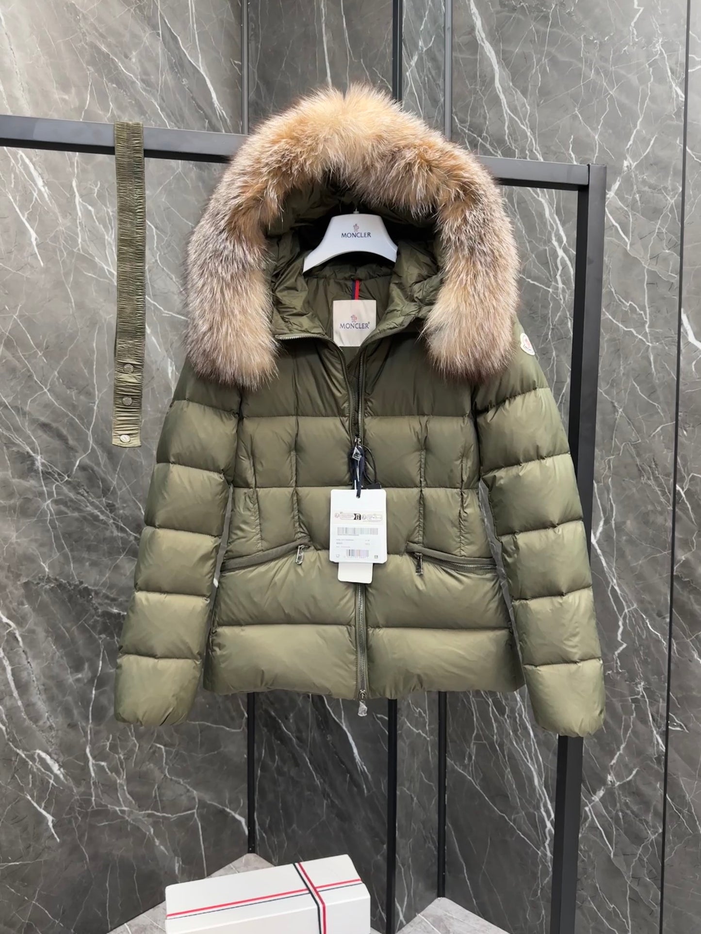 Moncler Down Feather Coat Long Sleeved For Women #1251268