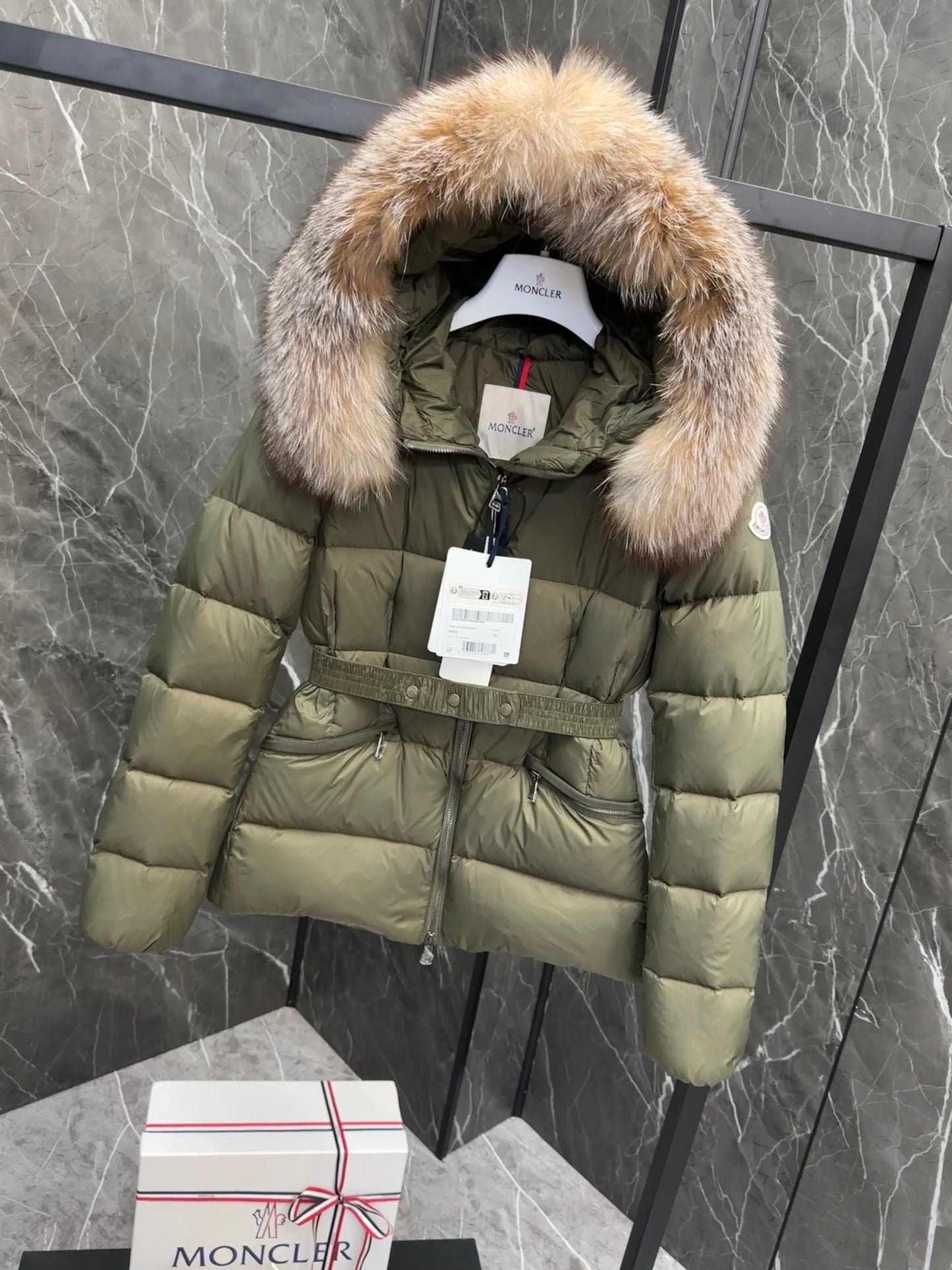 Moncler Down Feather Coat Long Sleeved For Women #1251268