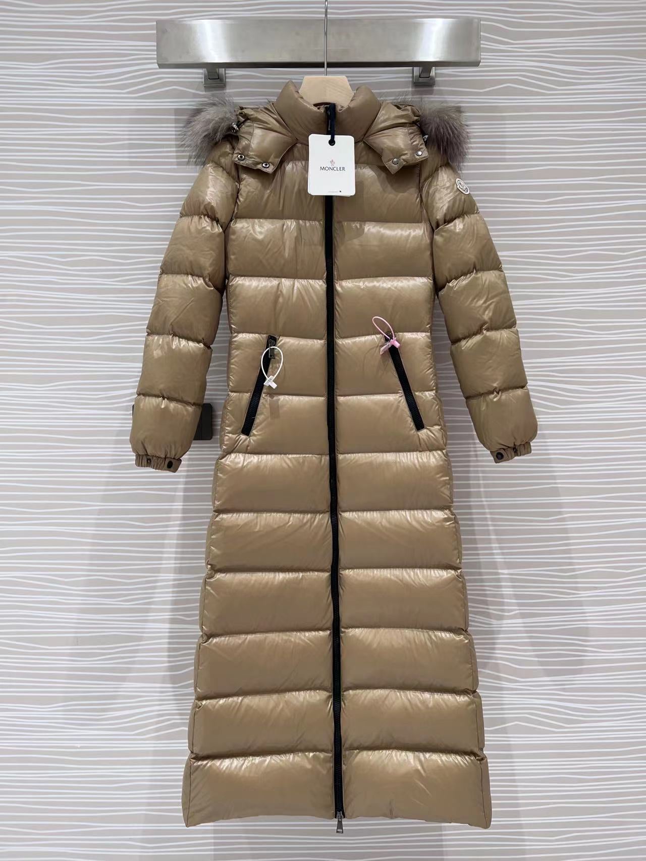 Moncler Down Feather Coat Long Sleeved For Women #1251270