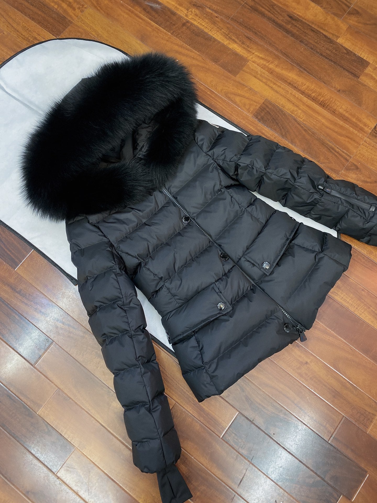 Moncler Down Feather Coat Long Sleeved For Women #1256993