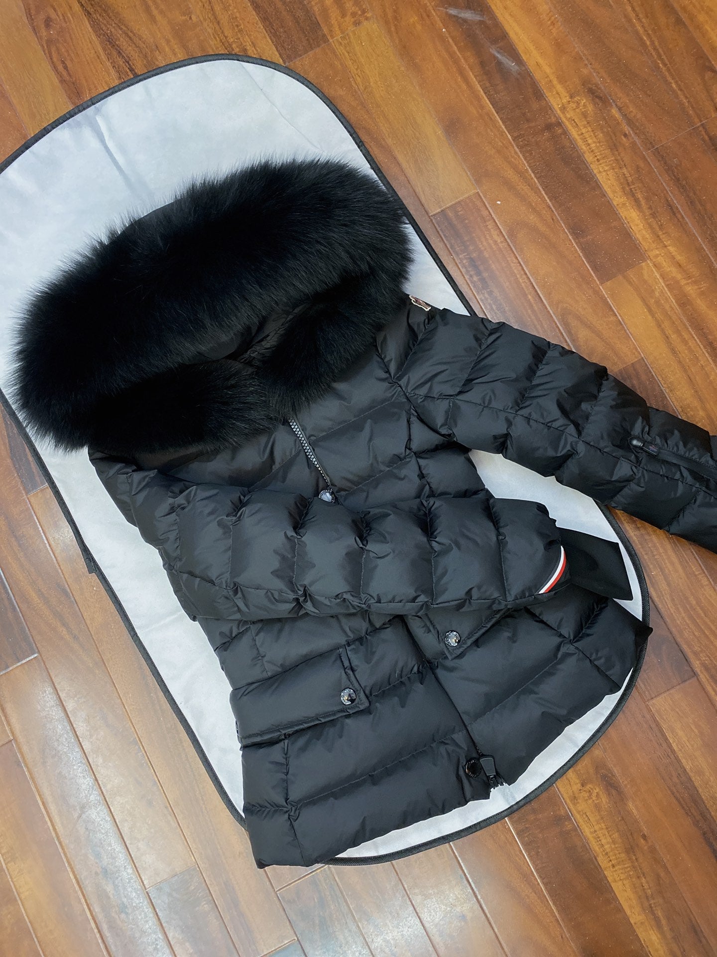 Moncler Down Feather Coat Long Sleeved For Women #1256993