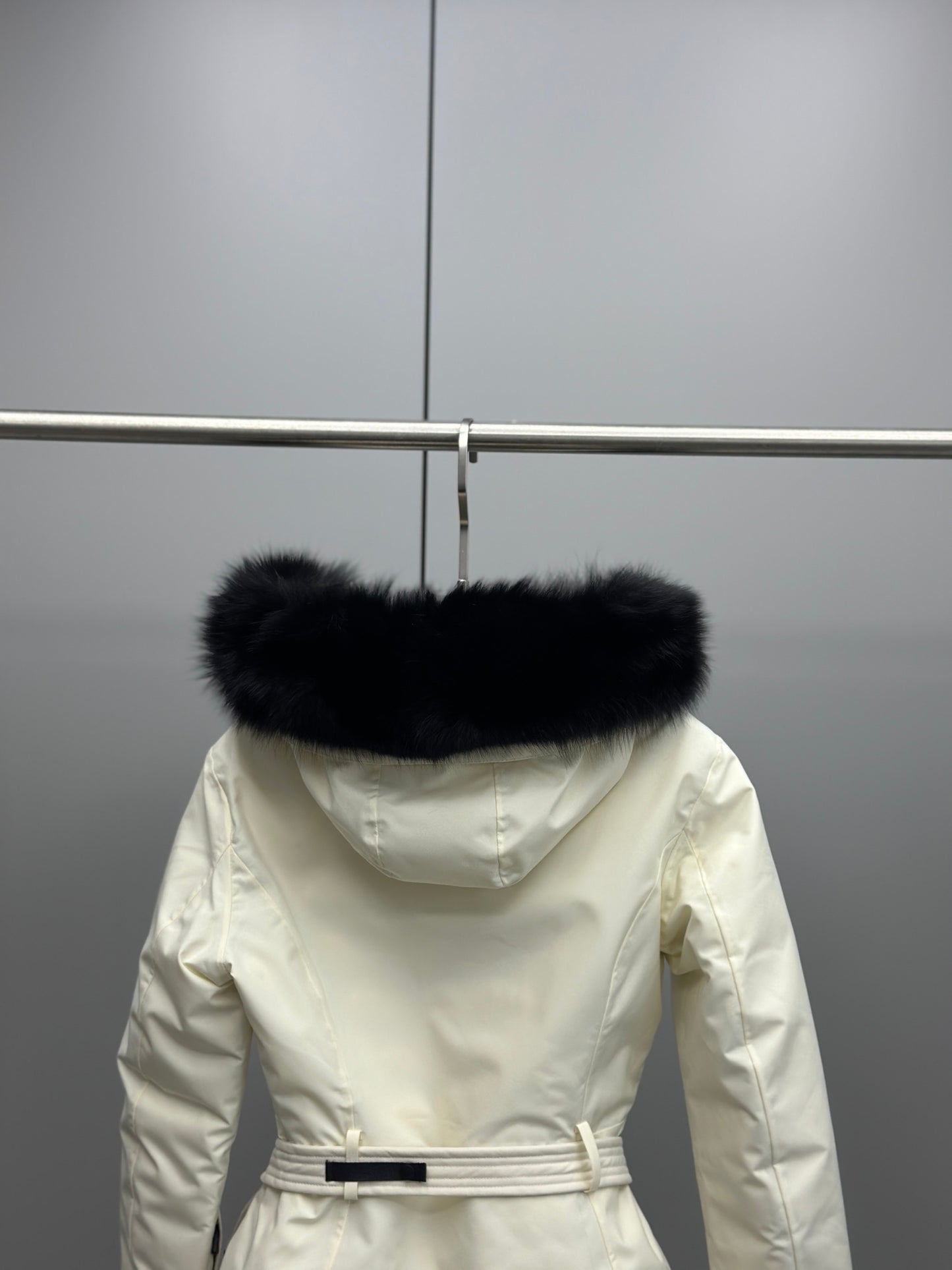 Moncler Down Feather Coat Long Sleeved For Women #1260015