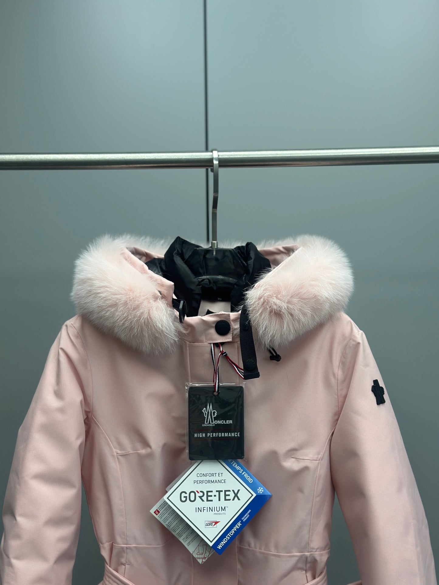 Moncler Down Feather Coat Long Sleeved For Women #1260016